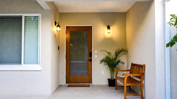 Comment aménager efficacement l'entrée de votre maison